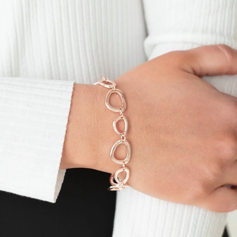 Paparazzi Jewelry Accessories - All That Mod - Rose Gold  Bracelet - Vintage